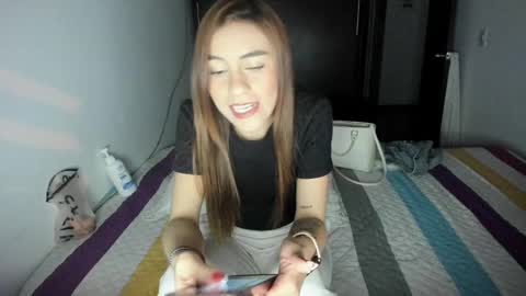 Snapshot of malucam_06 chatting on December 2024 11:51:01 PM instagram nueela online show from December 2024 11:51:01 PM