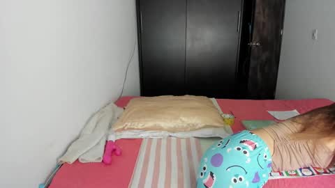 Snapshot of malucam_06 chatting on December 2024 06:06:02 PM instagram nueela online show from December 2024 06:06:02 PM