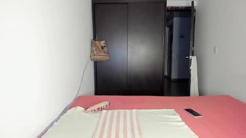 Snapshot of malucam_06 chatting on January 2025 12:44:02 AM instagram nueela online show from January 2025 12:44:02 AM