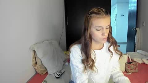 Snapshot of malucam_06 chatting on January 2025 12:46:02 AM instagram nueela online show from January 2025 12:46:02 AM