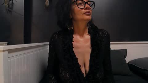 ioana love online show from April 2026 08:09:02 PM