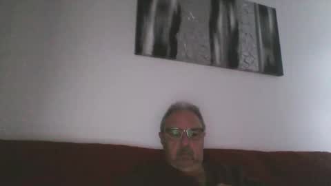 Snapshot of mambow99 chatting on May 2026 05:30:01 PM OLDMANFREE online show from May 2026 05:30:01 PM