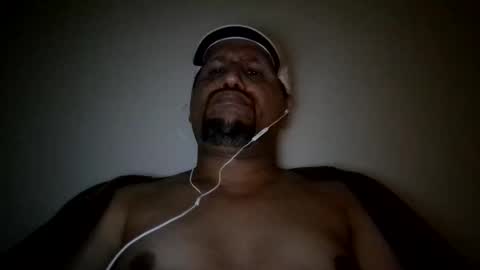 Snapshot of man_new chatting on October 2025 11:04:01 PM Man new online show from October 2025 11:04:01 PM