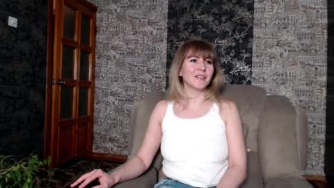 Snapshot of mandy_foxxx chatting on March 2025 08:10:02 PM Mandy online show from March 2025 08:10:02 PM