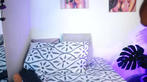 mandy_l33_ online show from February 2025 12:05:01 AM