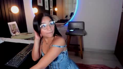 manelyk_evanss online show from May 2026 06:16:02 PM