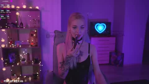 Amelie online show from February 2025 07:07:01 PM