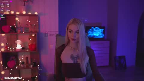 Amelie online show from February 2025 08:55:02 PM