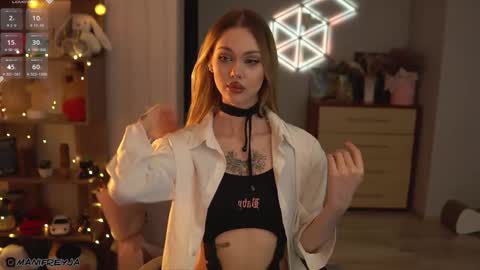 Amelie online show from October 2025 09:48:01 PM