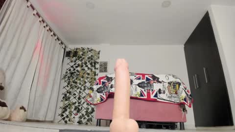 Snapshot of mantis_wine chatting on December 2024 08:22:01 AM MARY online show from December 2024 08:22:01 AM