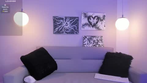 Manu Velez  online show from December 2024 02:06:02 PM