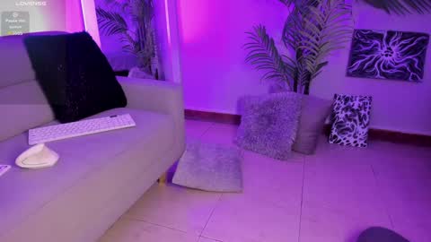 Manu Velez  online show from December 2024 02:13:02 PM