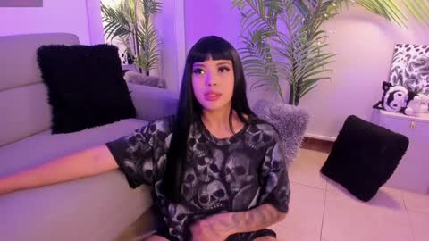 Manu Velez  online show from December 2024 02:10:02 PM