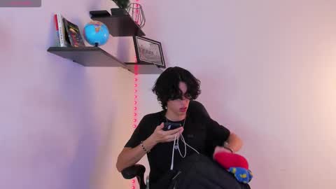 Manuel online show from October 2025 03:05:02 AM