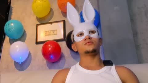 Manuel online show from November 2025 02:22:02 AM