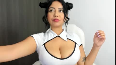 Snapshot of manuela_anderson chatting on February 2025 08:00:01 PM MANUELA online show from February 2025 08:00:01 PM