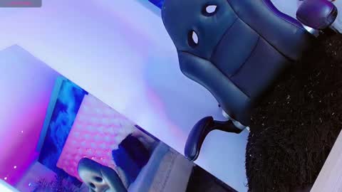 Manuela Kingsley online show from February 2025 03:16:02 PM