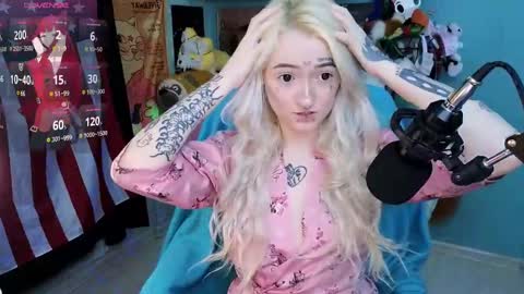 Manuela online show from February 2025 03:26:01 AM