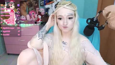 Manuela online show from March 2025 11:33:01 PM