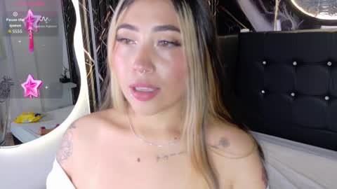 Snapshot of manuelaveelez chatting on November 2025 04:56:01 AM Manuela online show from November 2025 04:56:01 AM