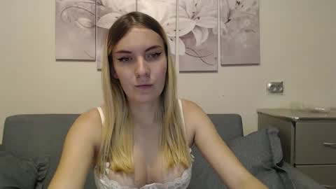 Snapshot of manyamania chatting on October 2025 07:09:02 AM Prosto Maria online show from October 2025 07:09:02 AM