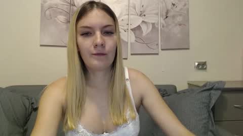 Snapshot of manyamania chatting on November 2025 07:52:01 AM Prosto Maria online show from November 2025 07:52:01 AM