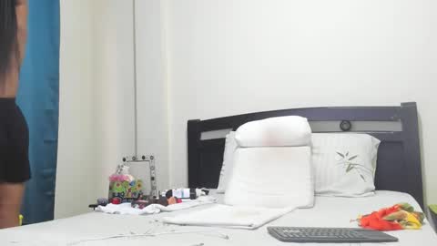 Mara online show from November 2025 01:34:01 PM