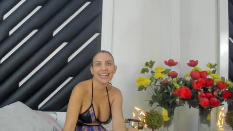 Snapshot of mara_lore chatting on October 2025 09:25:01 PM Mara online show from October 2025 09:25:01 PM