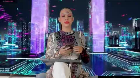 Snapshot of mara_lore chatting on October 2025 09:48:01 PM Mara online show from October 2025 09:48:01 PM