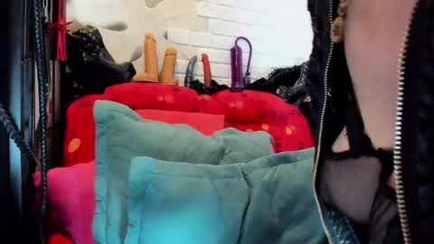 Snapshot of mara_mistresss chatting on March 2025 12:28:02 AM Mara Mistress online show from March 2025 12:28:02 AM