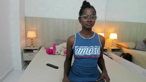 Snapshot of mara_sinclair chatting on June 2026 07:29:01 PM Mara Sinclair online show from June 2026 07:29:01 PM