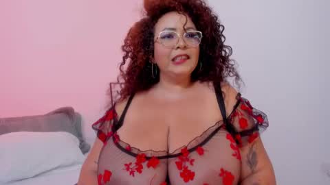 Mrs. Sweet online show from October 2025 01:01:02 AM