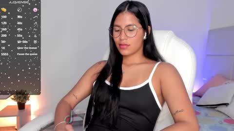 Mara online show from September 2025 08:45:02 PM