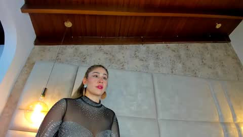 Snapshot of maratorres1 chatting on December 2024 01:50:01 AM Mara Torres online show from December 2024 01:50:01 AM