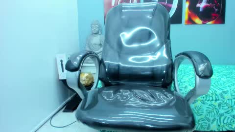 Snapshot of marcella_hill chatting on February 2025 08:49:02 PM Marcella Hill online show from February 2025 08:49:02 PM
