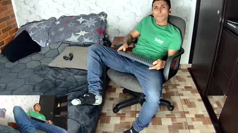 Snapshot of marckmuscle chatting on December 2024 02:56:01 AM Marck Independent model online show from December 2024 02:56:01 AM