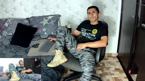 Snapshot of marckmuscle chatting on December 2024 03:02:02 AM Marck Independent model online show from December 2024 03:02:02 AM