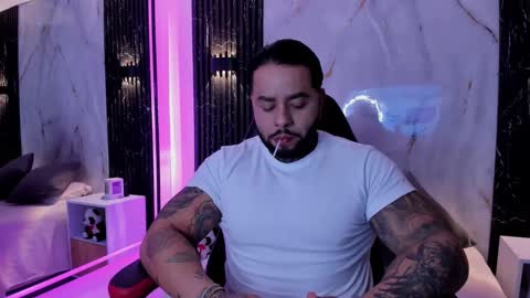 Snapshot of marcus_fit1 chatting on October 2025 01:17:02 AM Marcus online show from October 2025 01:17:02 AM