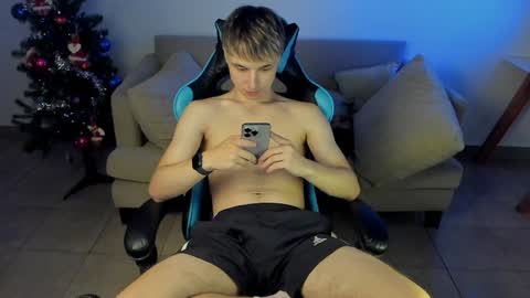 Snapshot of marcussmit chatting on December 2024 07:07:01 PM Marcus online show from December 2024 07:07:01 PM