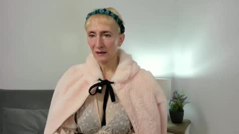 margaretmature online show from October 2025 03:23:02 PM