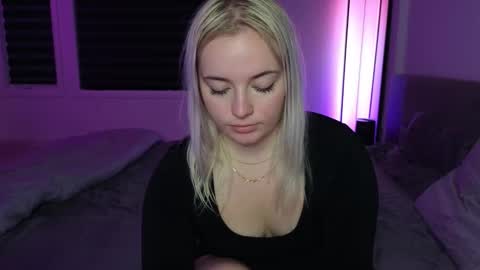 margot_robbie7 online show from October 2025 10:43:02 PM