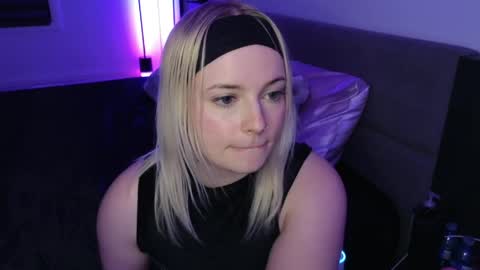 Snapshot of margot_robbie7 chatting on April 2026 01:21:02 AM margot_robbie7 online show from April 2026 01:21:02 AM