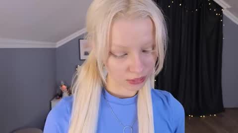 Milena online show from March 2026 11:06:01 AM