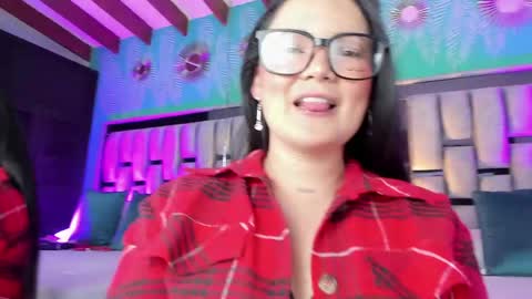 Snapshot of mari_cooper1 chatting on April 2026 09:50:01 PM Mari online show from April 2026 09:50:01 PM