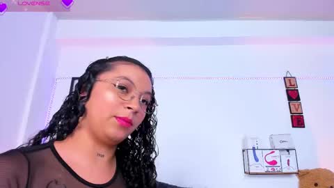 Snapshot of mari_sweett chatting on February 2025 09:31:01 PM Mari Sweett online show from February 2025 09:31:01 PM