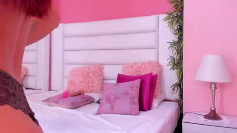 Maria Alejandra online show from February 2025 11:01:01 PM