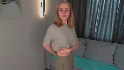 Snapshot of maria_carroll chatting on May 2026 02:33:01 PM Delia online show from May 2026 02:33:01 PM