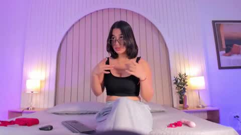 Maria  online show from February 2026 11:33:01 AM