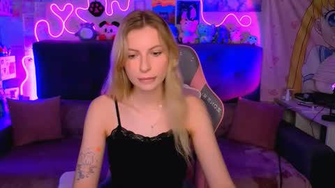 Snapshot of maria_hunt chatting on November 2025 03:16:02 AM Maria online show from November 2025 03:16:02 AM