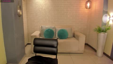 MARIA HERRERA  online show from October 2025 11:05:02 PM